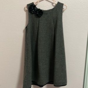 Cute gray dress with poly dot flower little girl size 120, US 4-5